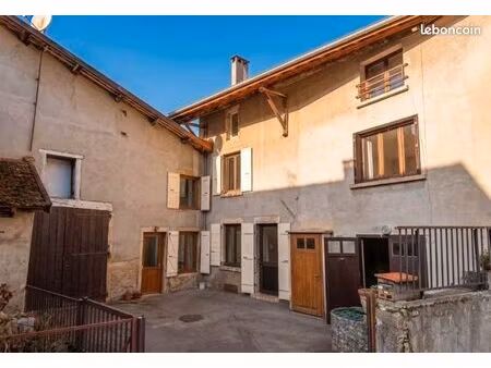 maison de ville 6 pièces 240 m²