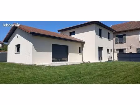 villa neuve de 117m2 avec terrain de 500m2 piscinable au coeur du village
