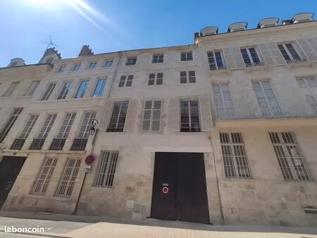 f2 hyper centre rue notre dame recouvrance