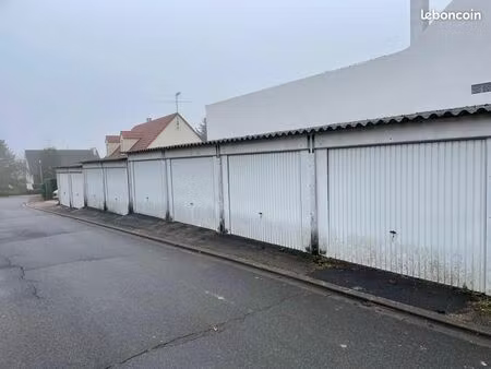 garage/box 15 m² amilly