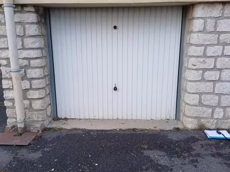 garage/box 13 m² montargis