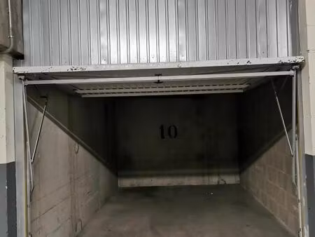 garage/box 13 m² orleans