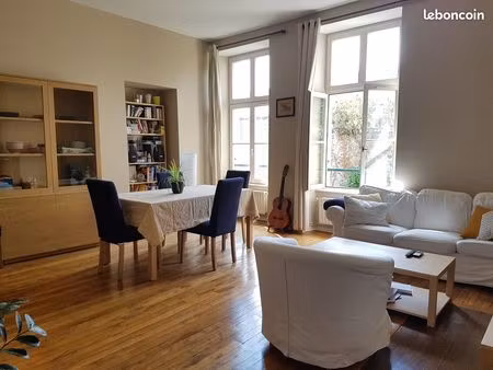 appartement t3 proximité cathédrale avec garage attenant