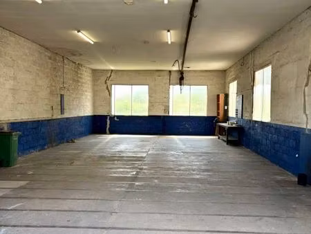 garage / local de stockage 120 m² à luzy