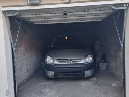 garage fermé proche gare de metz ■le bien n'est pas soumis au statut de la copropriété.■ac