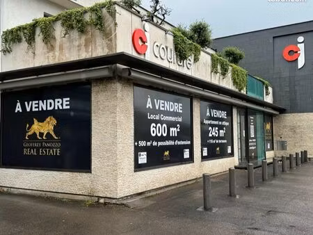 local commercial de 500 m2 à terville