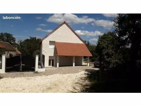 vends propriété 157 m² s/ terrain 17652 m²