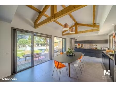 propriété 6 pièces 195 m²