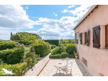 villa 7 pièces 202 m²