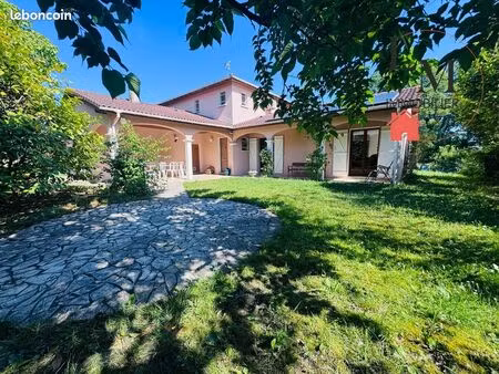 villa 7 pièces 182 m²