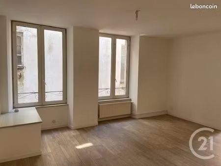 appartement 3 pièces 45 m²