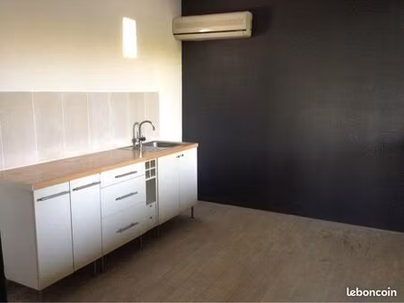 local / bureau / stockage 45 m2