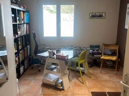 bureau professionnel au sein d'un cabinet paramédical