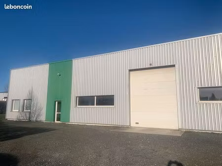 local 850 m² louverne