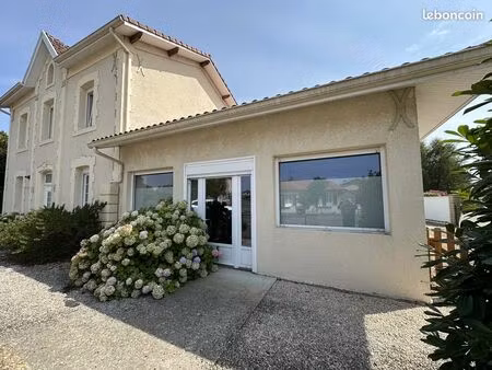 maison de charme avec espace professionnel indépendant