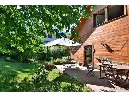 villa 6 pièces 180 m²