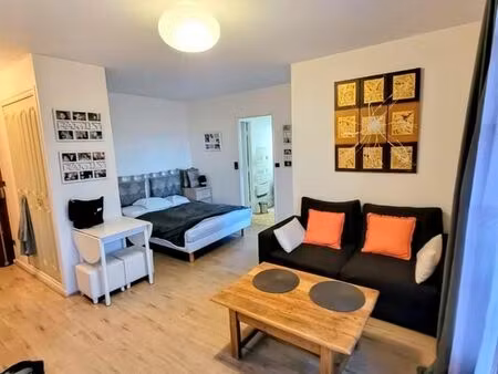 studio 1 pièce 30 m²