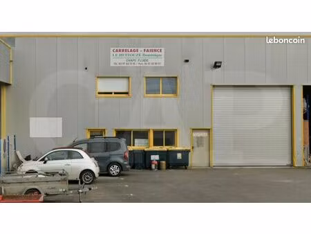 local 301 m²