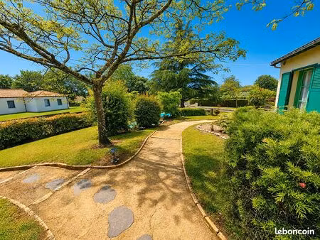 maison 5 pièces 230 m²