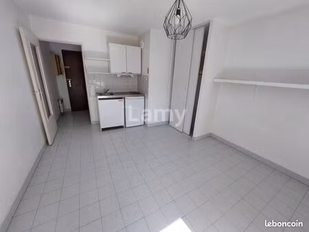appartement 1 pièce 19 m²
