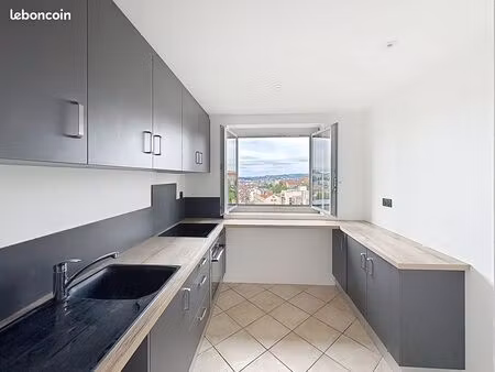 grand t2 60 m2 / très belle vue secteur centre 2