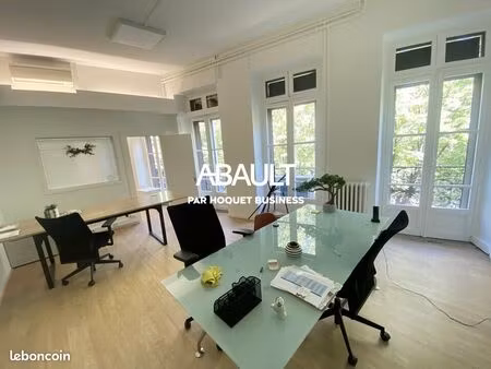bureaux 182 m² 31000