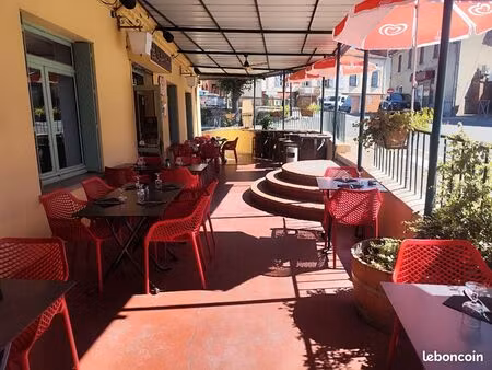 bar restaurant