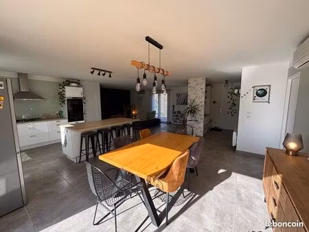 maison de 110m2 - 3 chambres - piscine - garage - grand jardin
