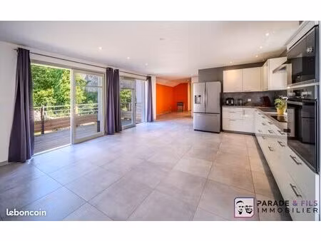 maison 5 pièces 136 m²