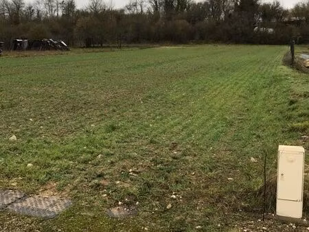 terrain constructible 2500 m2 sampigny