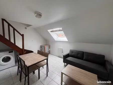 chambre à louer dans appartement rénové – idéal étudiants
