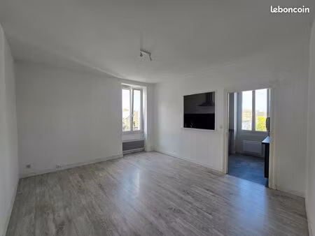 charmant t4 de 94 m² tres lumineux - hyper centre d'ancenis saint-géréon – parking privé –
