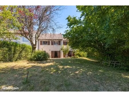 grande familiale avec logement indépendant et jardin