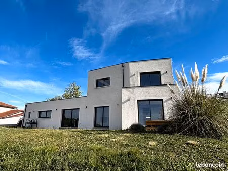 villa 5 pièces 149 m²