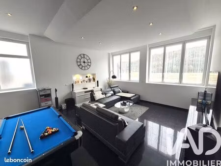 loft/atelier/surface 4 pièces 136 m²