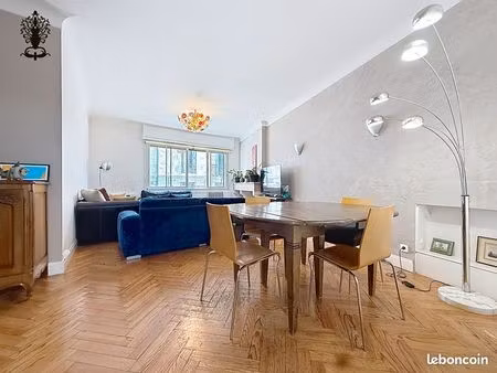 appartement 3 pièces 80 m²