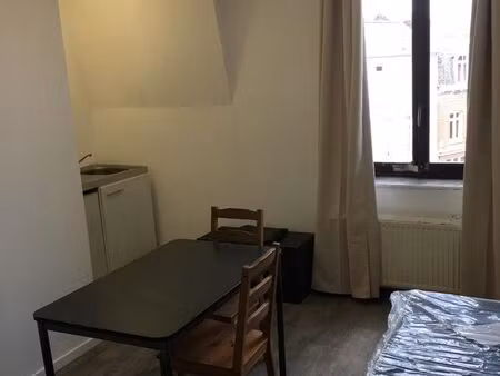 studio lumineux 18m2
