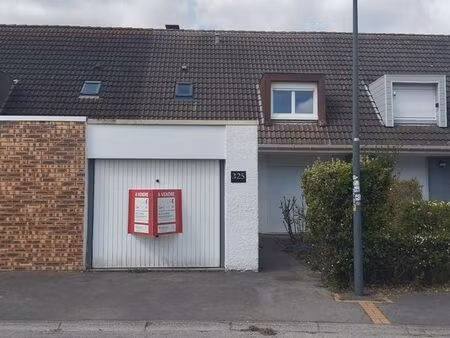 maison avec garage et jardin