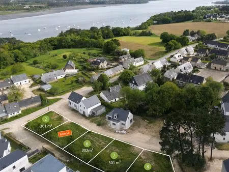 terrain viabilisé 301 m²