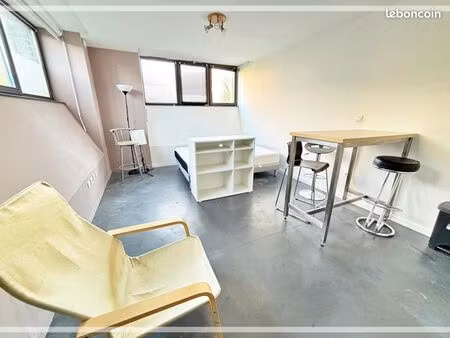 studio 1 pièce 26 m²