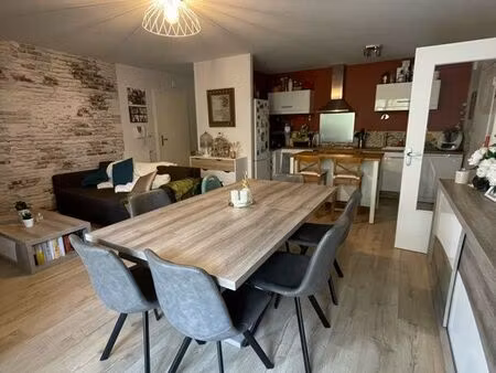 appartement t3 terrasse et parking
