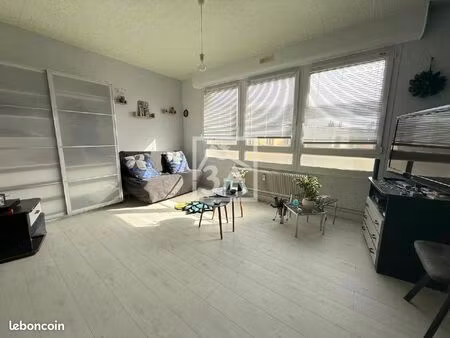 studio 1 pièce 30 m²