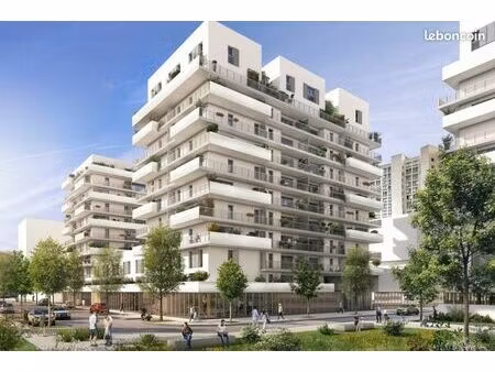t3 arènes avec terrasse et parking