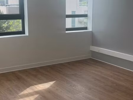 bureau 15 m2 à louer à bezannes