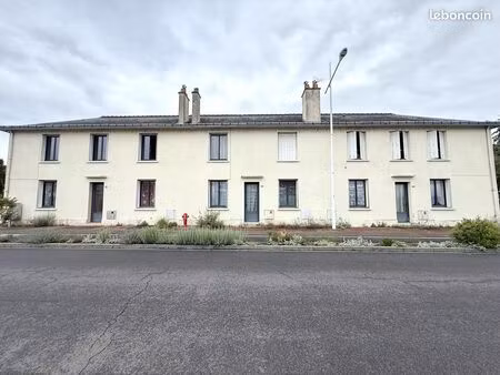 local 385 m² descartes