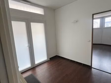 local professionnel / bureau 23 m² – centre reims – entrée indépendante