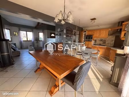 propriété 4 pièces 113 m²