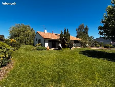 maison plein pied 124 m2 sur terrain paysager de 1114 m2
