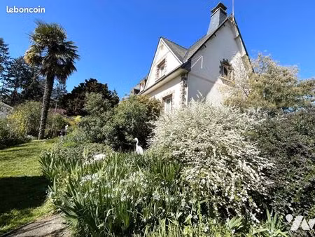 maison 9 pièces 260 m²