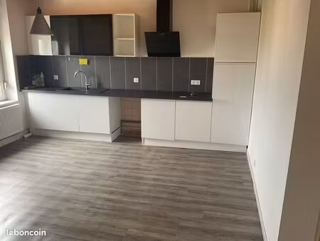 appart. 4 pièces  87 m2  garage  parking  mont st martin plateau